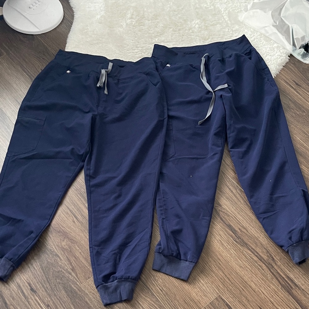 Figs Navy Jogger Scrub Pants Duo